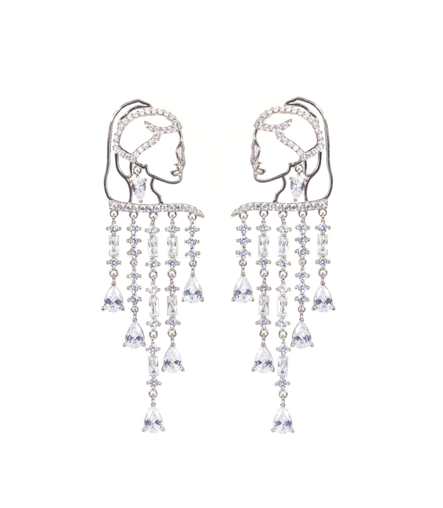 Girl with a diamond earring - White Gold